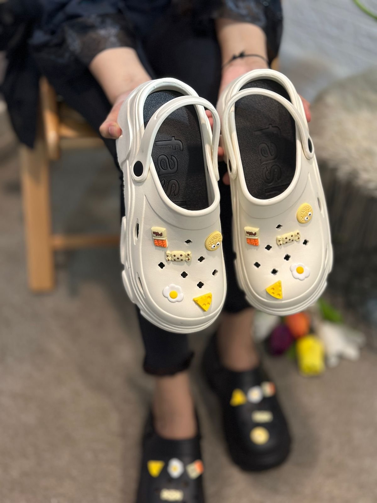 crocs shoes - Image 3