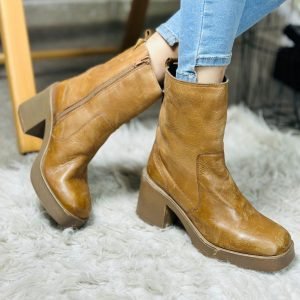 Camel anklet shoes